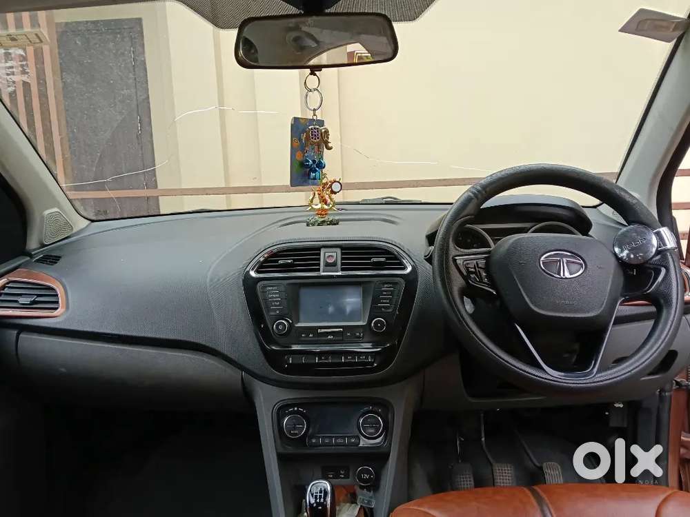Tata Tigor Petrol 2017