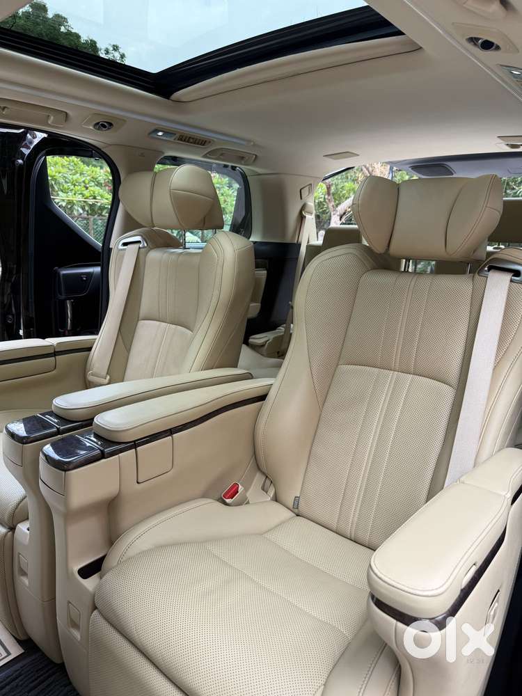 Toyota Vellfire Vip &ndash; Executive Lounge, 2023, Cng & Hybrids