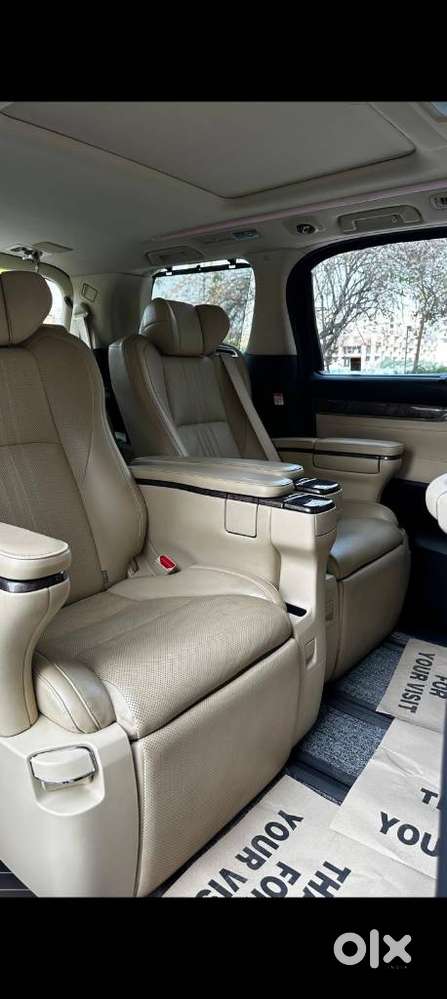 Toyota Vellfire Vip – Executive Lounge, 2023