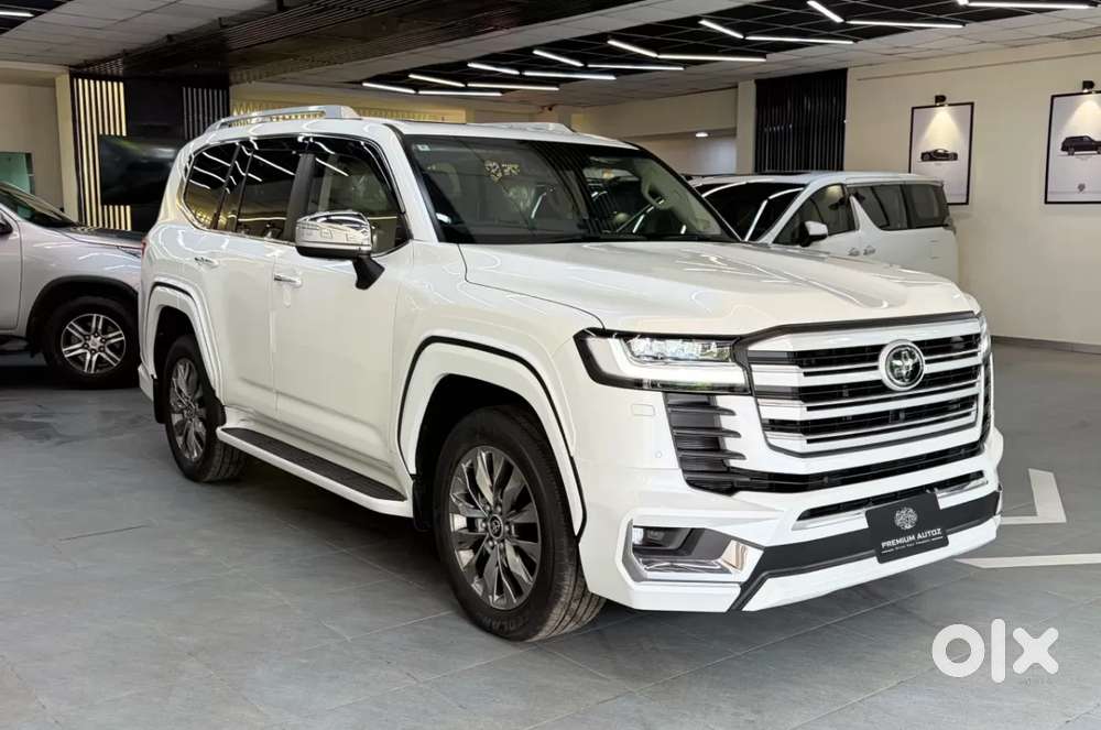 Toyota Land Cruiser V8 Petrol, 2026, Petrol