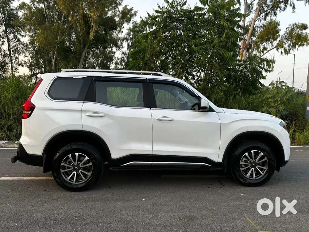 Mahindra Scorpio N Z8 Petrol At 7 Str, 2025, Petrol