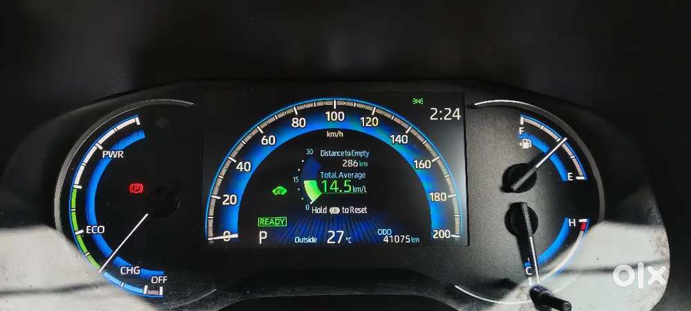Toyota Innova Hycross 2.0 2023
