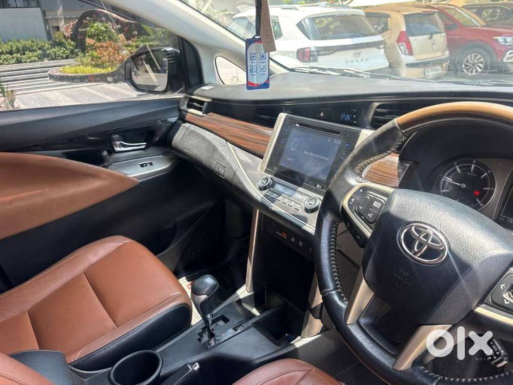 Toyota Innova Crysta 2.8z Automatic, 2017, Diesel