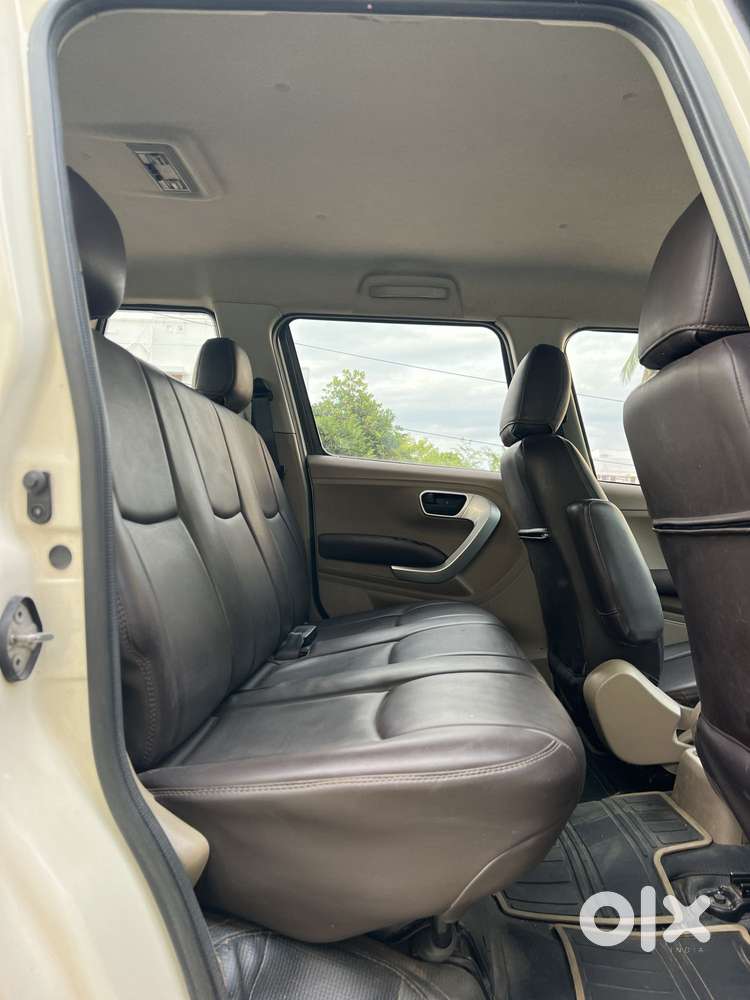 Mahindra Tuv 300 T8, 2017, Diesel