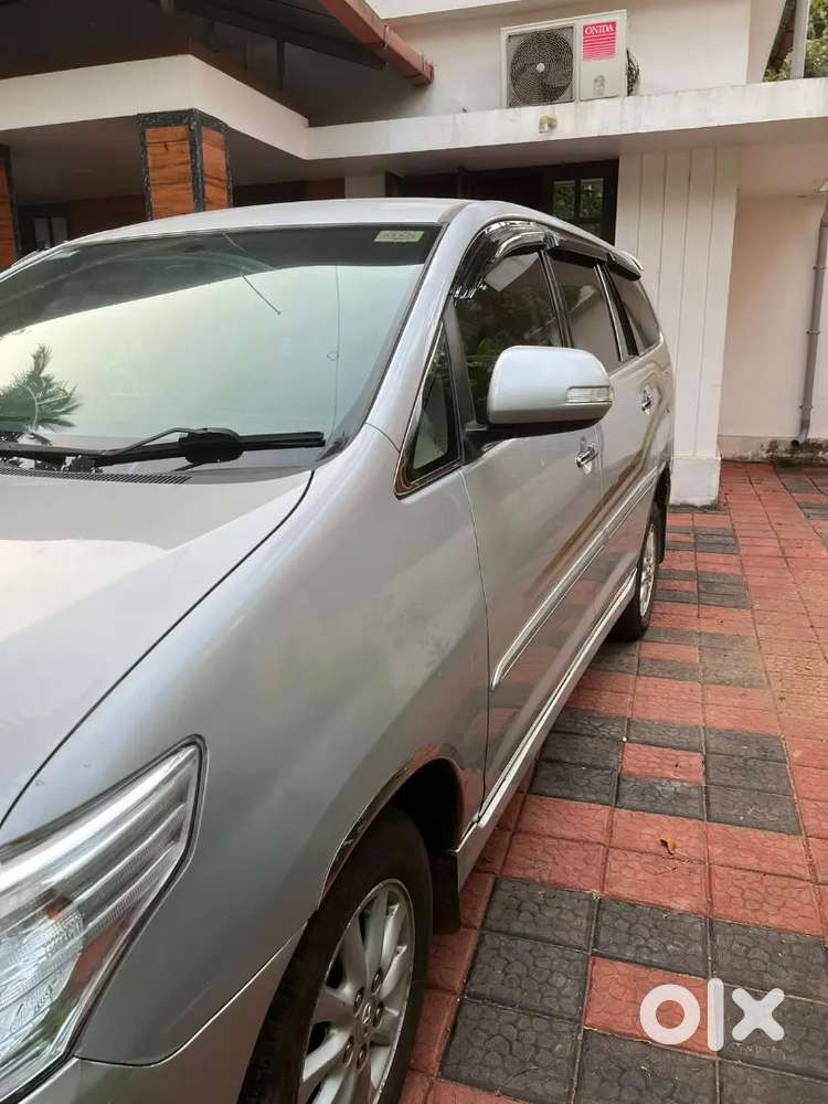 Toyota Innova 2013 Diesel 200000 Km Driven