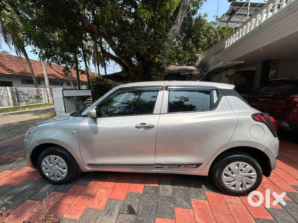 Maruti Suzuki Swift 2022 Petrol 42000 Km Driven