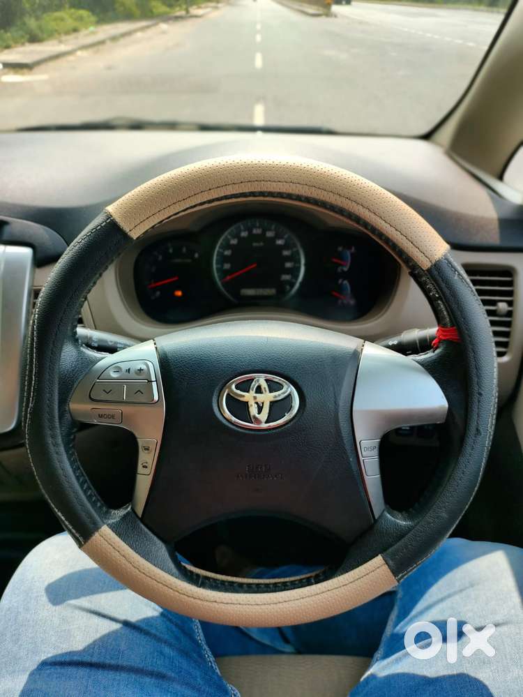 Toyota Innova 2.5 V 8 Str, 2015, Diesel