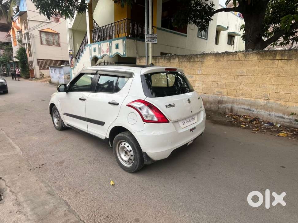 Maruti Suzuki Swift Vxi + Manual, 2012, Petrol