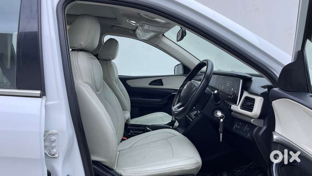 Mahindra Xuv700 2.2 Ax 5 Diesel At 7 Str, 2024, Diesel