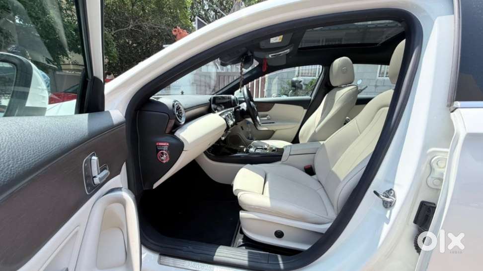 Mercedes-benz A-class Limousine 1.3 A 200, 2023, Petrol