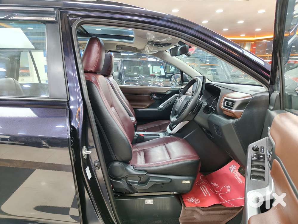 Toyota Innova Hycross 2.0 Vx (o) Hybrid 7 Str, 2024, Petrol