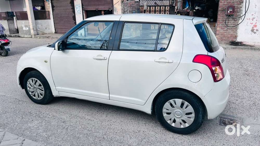 Maruti Suzuki Swift 2010