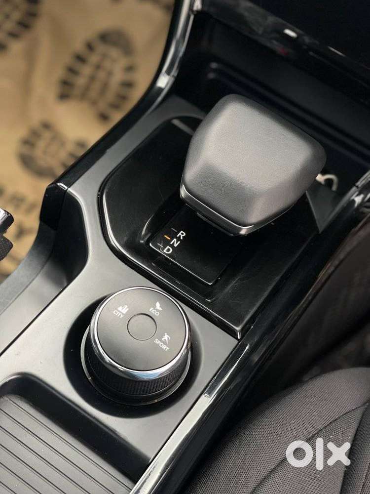 Tata Nexon Creative Plus S 1.2 Revotron Petrol 7dca Dt, 2025, Petrol