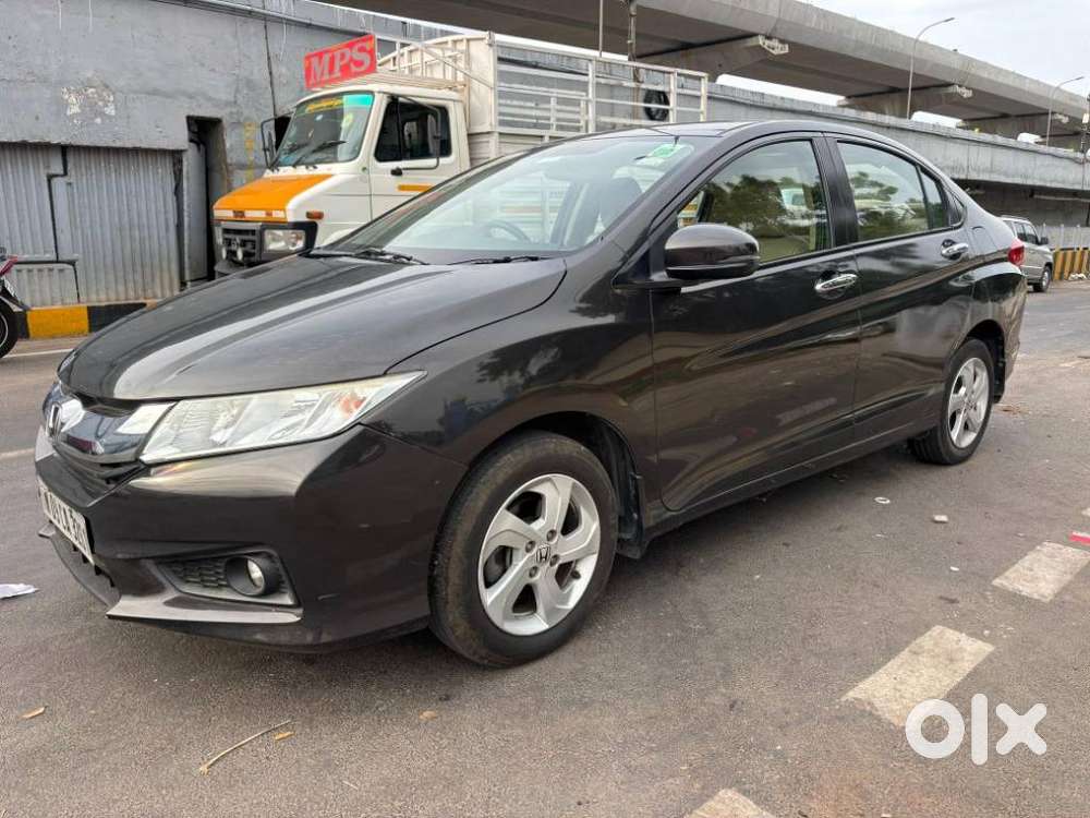 Honda City V Mt Sunroof, 2015, Petrol