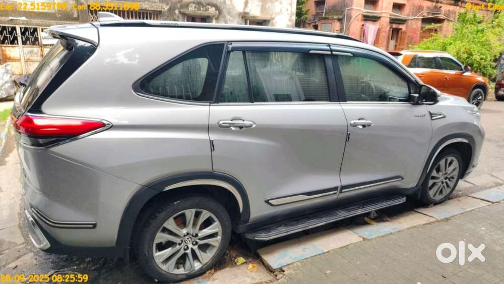 Toyota Innova Hycross 2.0 Zx Hybrid 7 Str, 2024, Cng & Hybrids