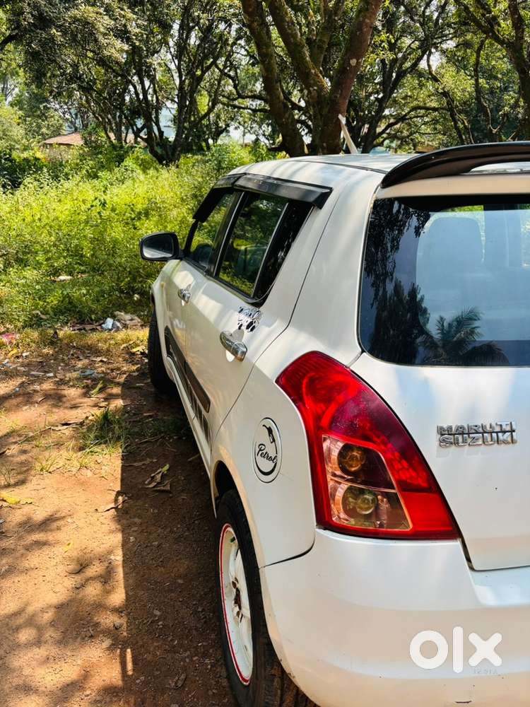 2011 Maruti Suzuki Swift Petrol 120000 Km Driven