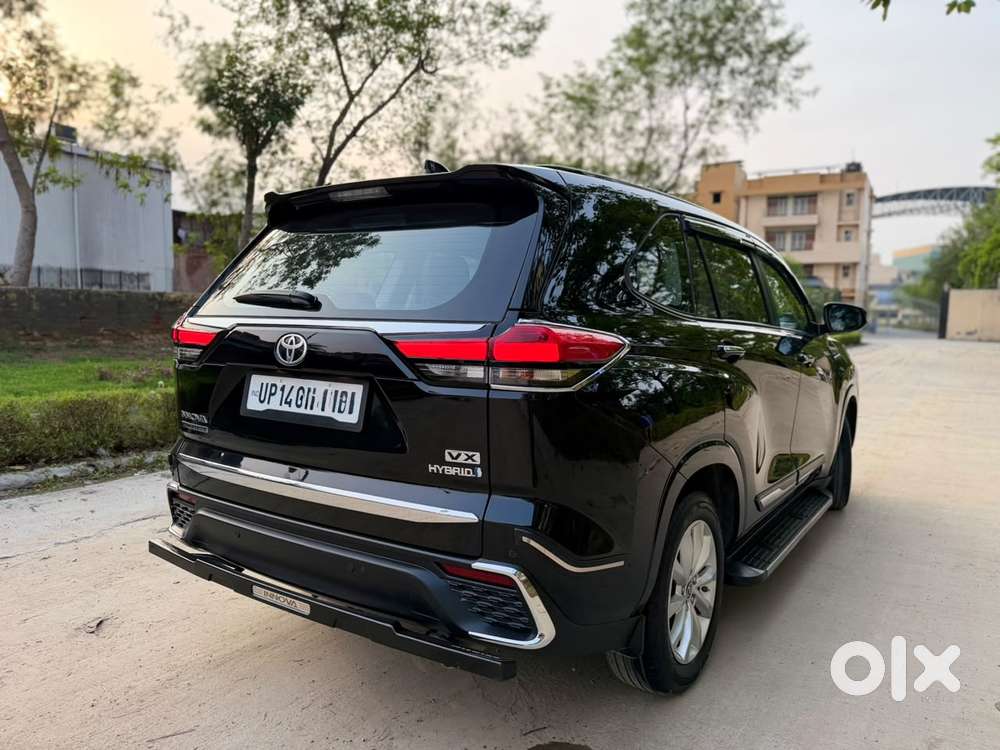 Toyota Innova Hycross 2.0 Vx (o) Hybrid 7 Str, 2025, Petrol