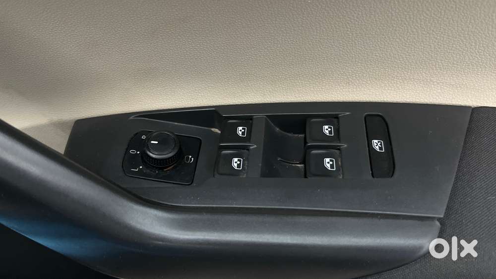 Skoda Slavia 1.0 Ambition Tsi At, 2023, Petrol