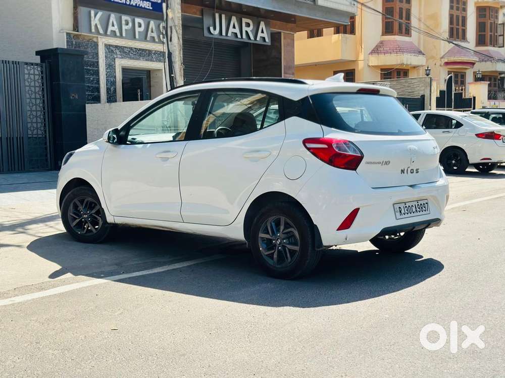 Hyundai Grand I10 Nios Sportz Dual Tone, 2021, Petrol