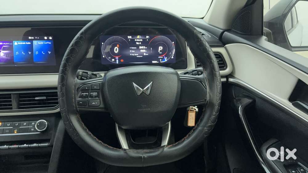 Mahindra Xuv700 2.0 Ax 5 Petrol At Str, 2022, Petrol