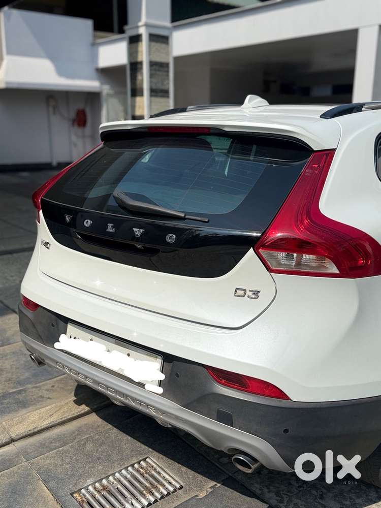 Volvo V40 Cross Country 2016 Diesel Good Condition