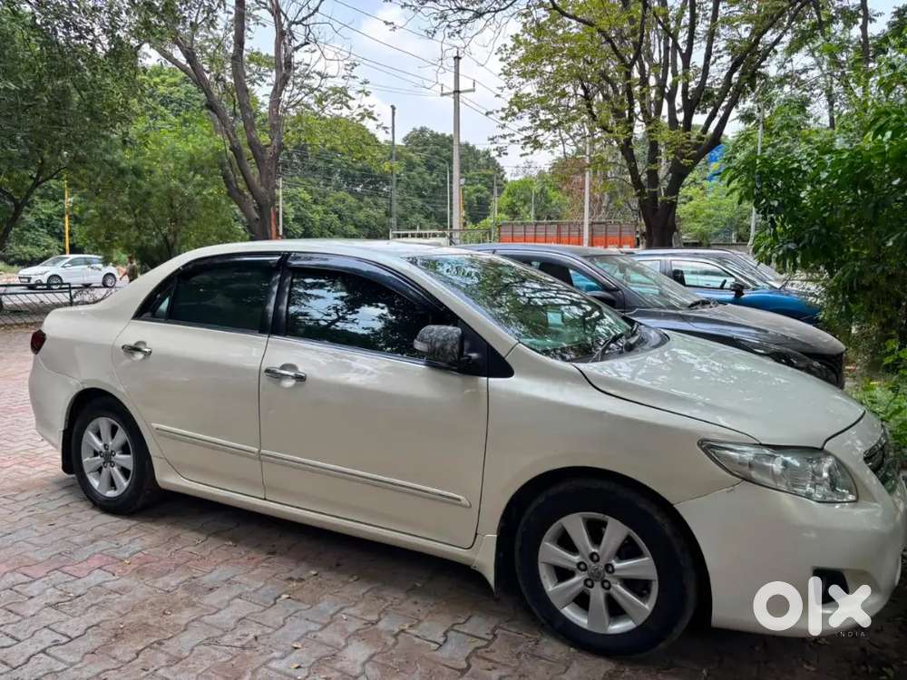 Toyota Corolla Altis 2011