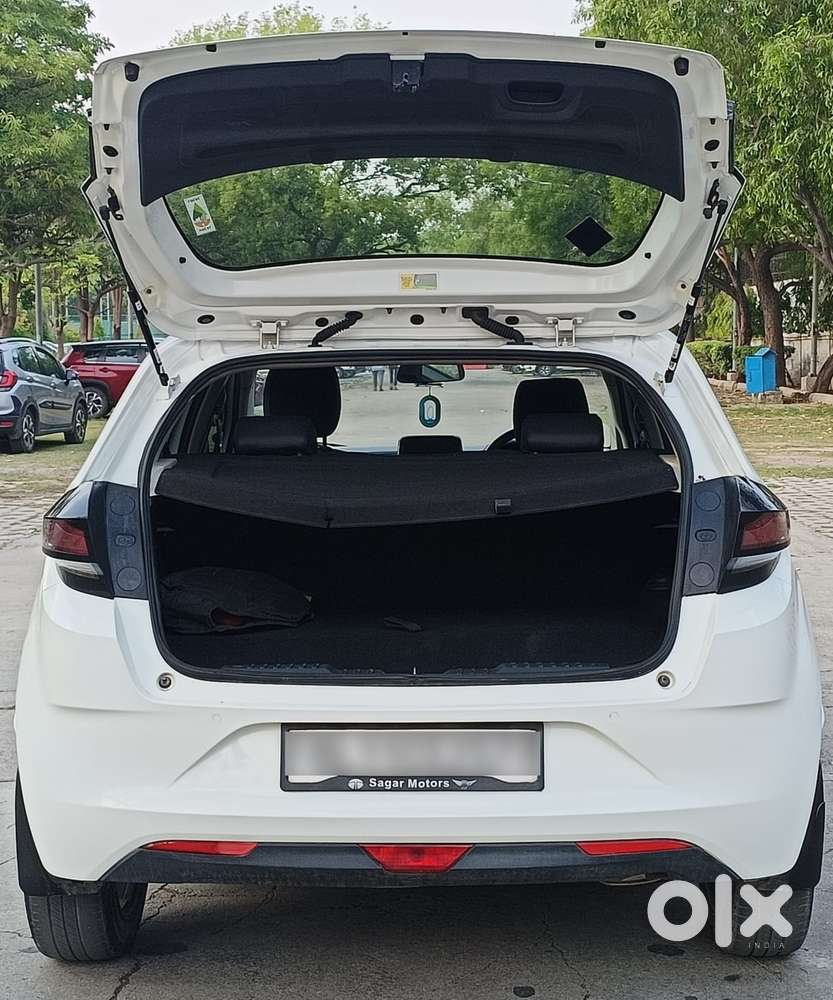 Tata Altroz Xz Plus (s) Icng, 2023, Cng & Hybrids