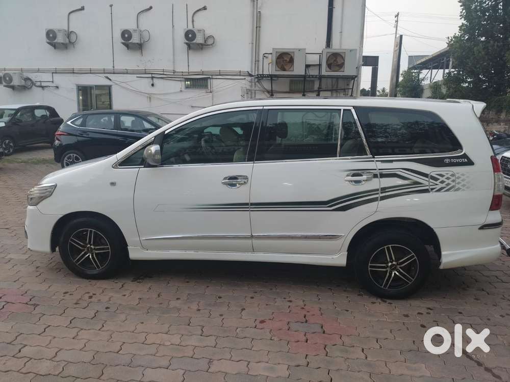 Toyota Innova 2004-2011 2.5 G4 Diesel 8-seater, 2016, Diesel