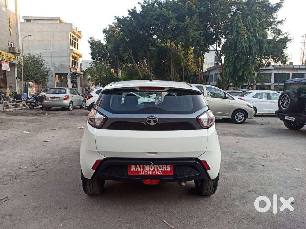 Tata Nexon 1.5 Revotorq Xm (s), 2018, Diesel