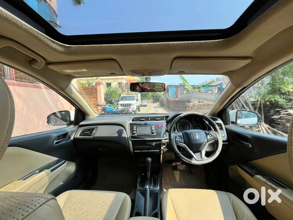 Honda City Petrol Top End Sun Roof