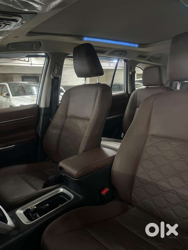 Toyota Innova Hycross 2.0 Zx (o) Hybrid 7 Str, 2025, Petrol