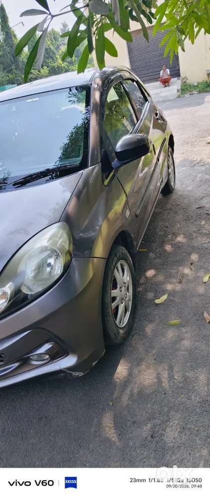 Honda Brio Petrol Mt 2013