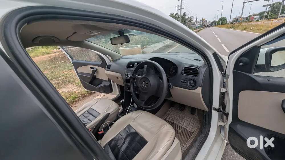 Volkswagen Polo Petrol Manual 2011