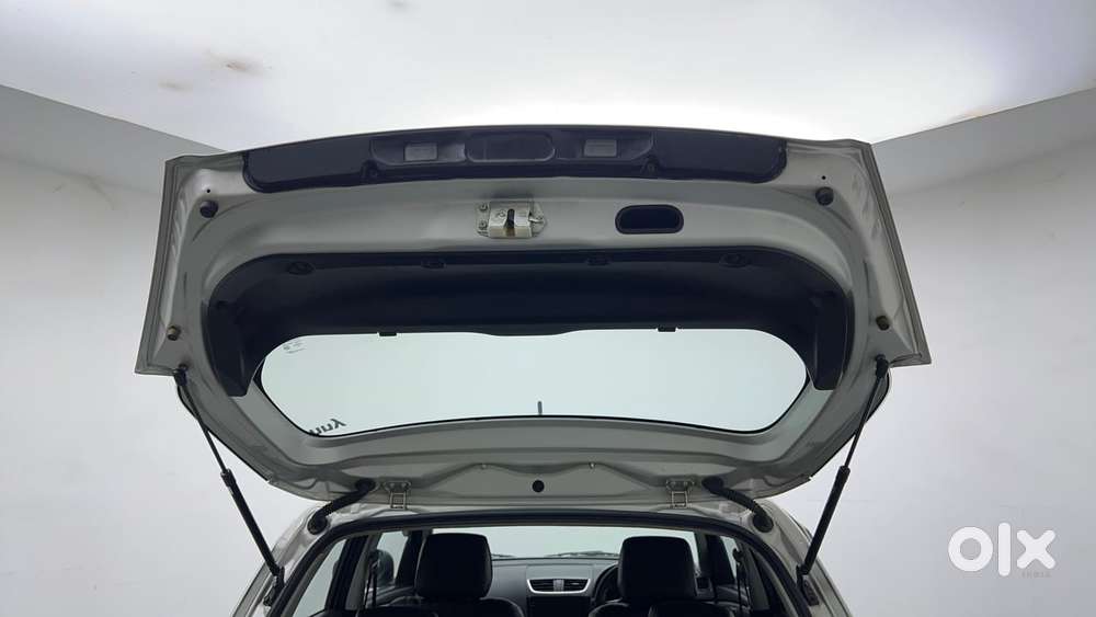 Maruti Suzuki Swift Vxi Optional, 2016, Petrol