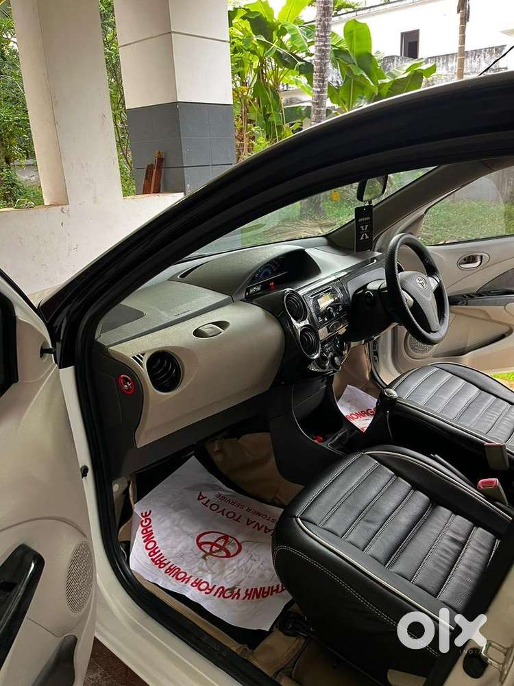 Toyota Etios Liva 2016 Petrol Well Maintained