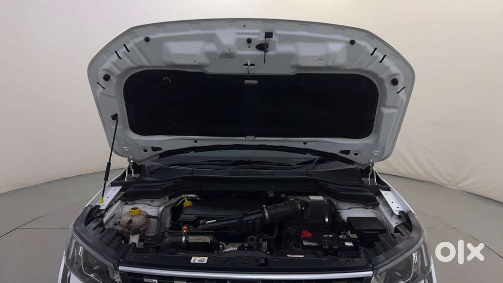 Mahindra Xuv300 W8 Option, 2024, Petrol