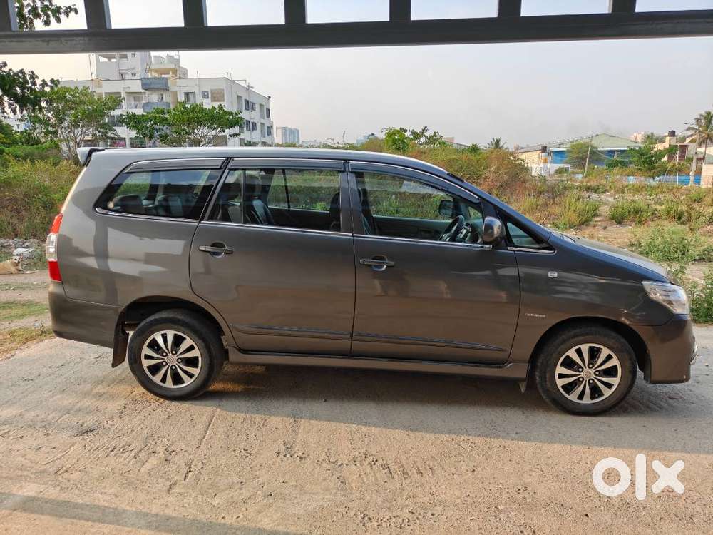Toyota Innova 2014 Diesel Grey Colour Well Maintained