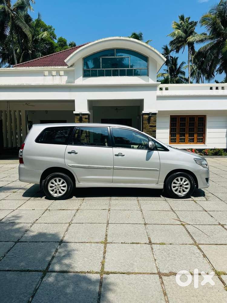 Toyota Innova 2.5 V 8 Str, 2013, Diesel