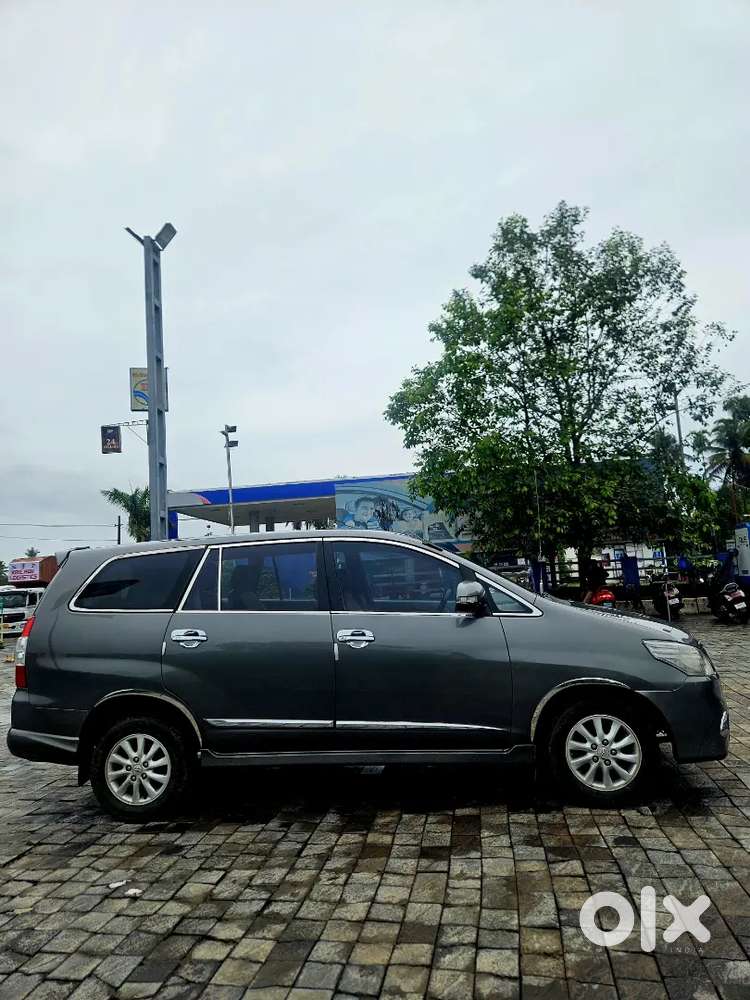 Full Option Innova Orginal Kerala