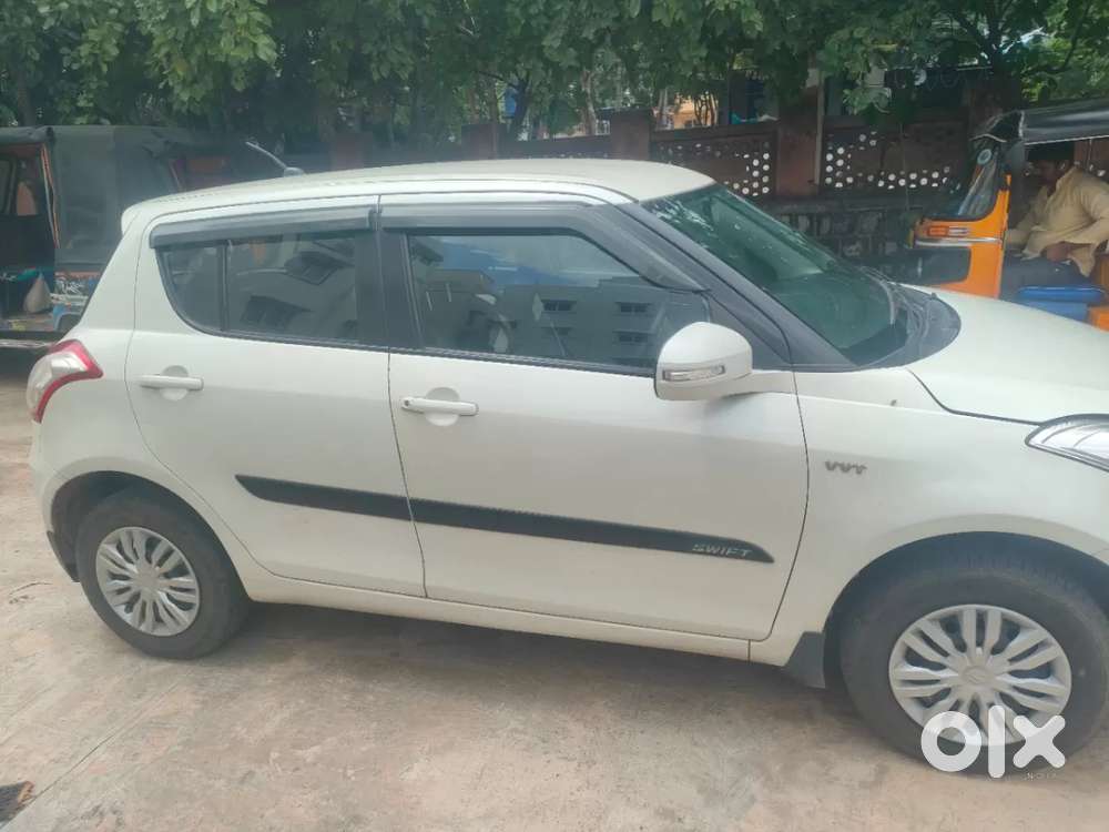 Maruti Suzuki Swift Vxi 1.2 Abs Bs-iv, 2015, Petrol