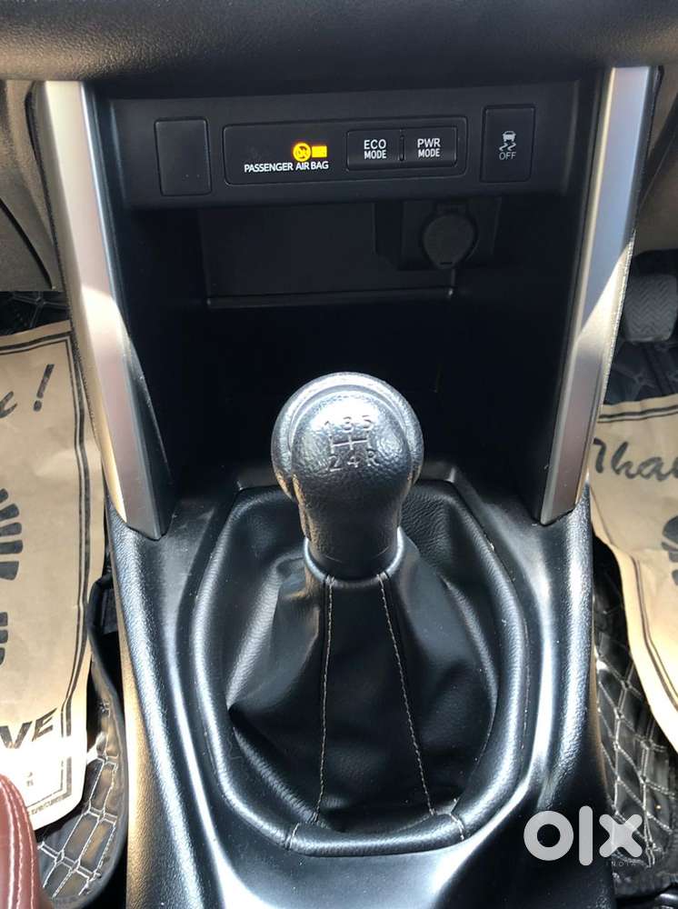 Toyota Innova Crysta 2.4 G Plus Mt 8 Str, 2025, Diesel