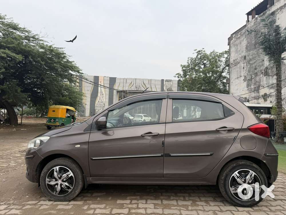 Tata Tiago 1.2 Revotron Xt (o), 2017, Petrol