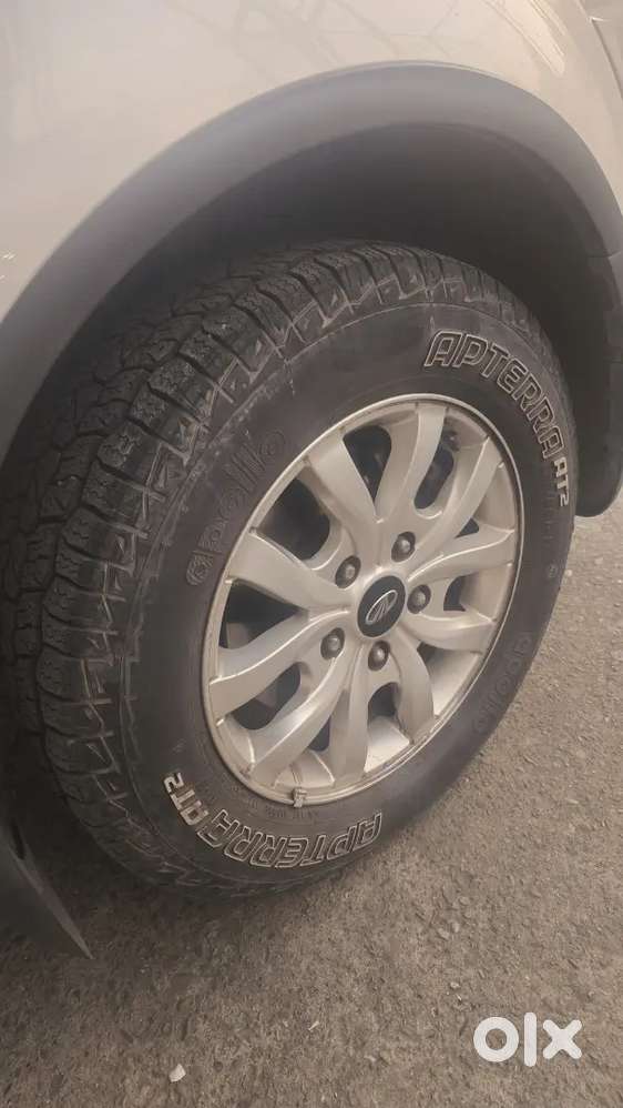 Mahindra Xuv500 W10 With Sunroof