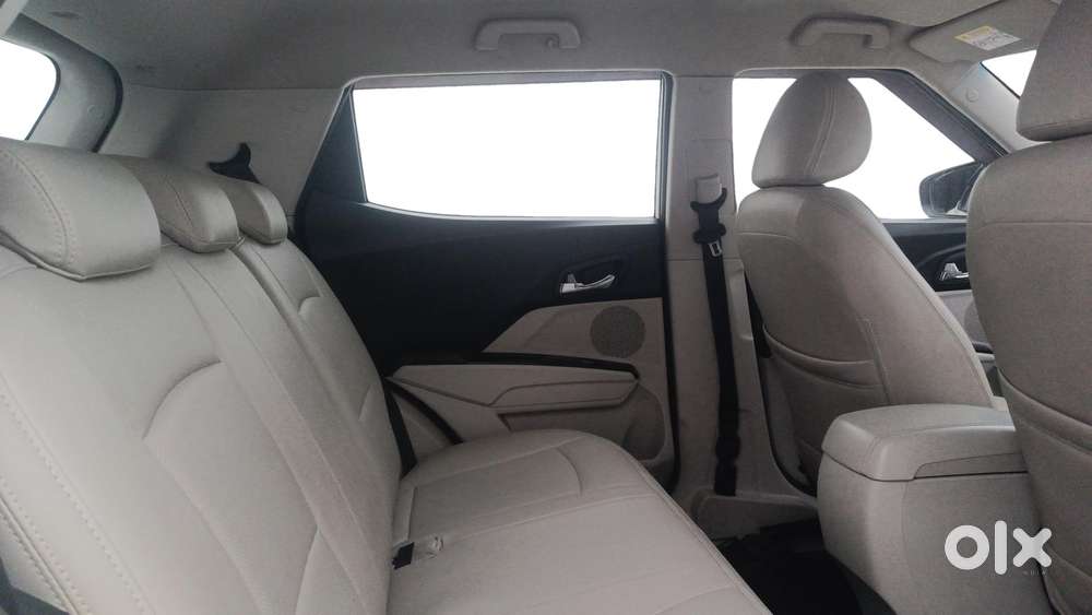 Mahindra Xuv300 W8, 2021, Petrol