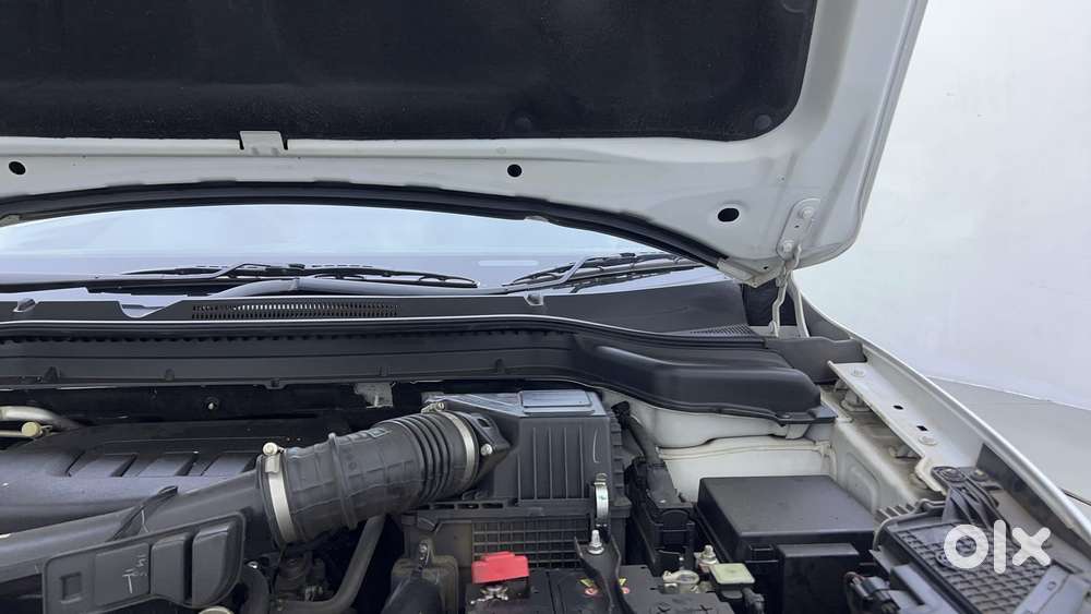 Mahindra Xuv 3xo Ax5 Pm Mt, 2024, Petrol