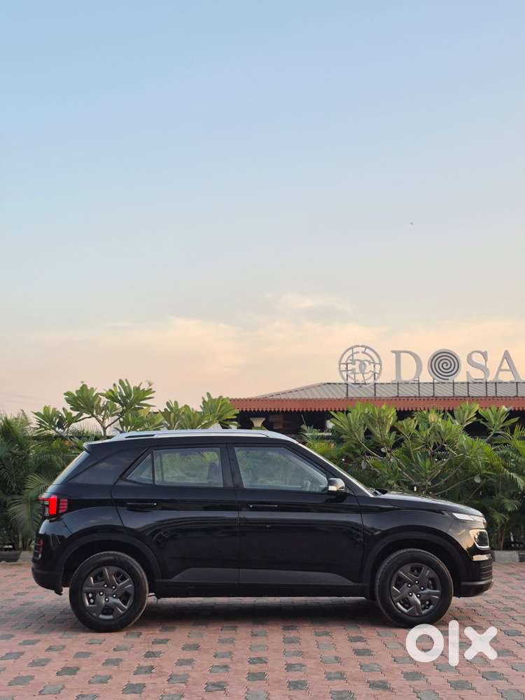 Hyundai Venue 1.2 S (o), 2024, Petrol