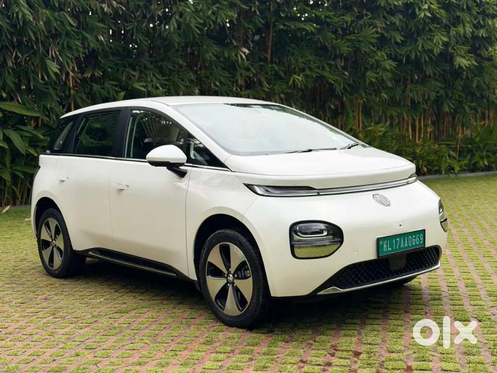 Mg Windsor Ev Exclusive Low Km Run