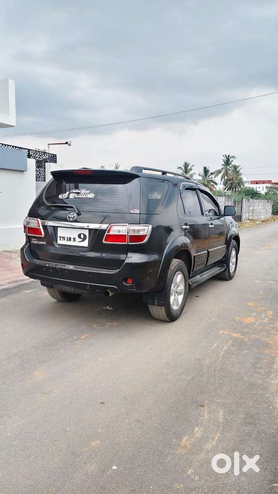 Toyota Fortuner 4x4 Manual Limited Edition, 2011, Diesel