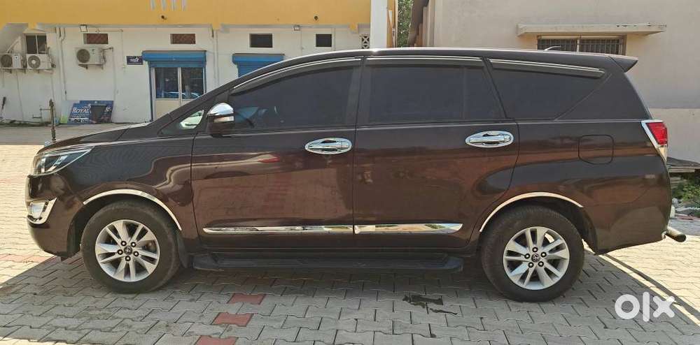 Toyota Innova Crysta 2.4 G Mt 8s, 2016, Diesel