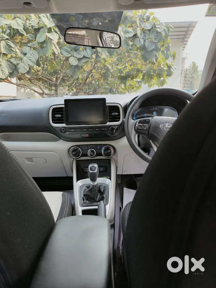 Hyundai Venue 2023 Diesel 20000 Km Driven